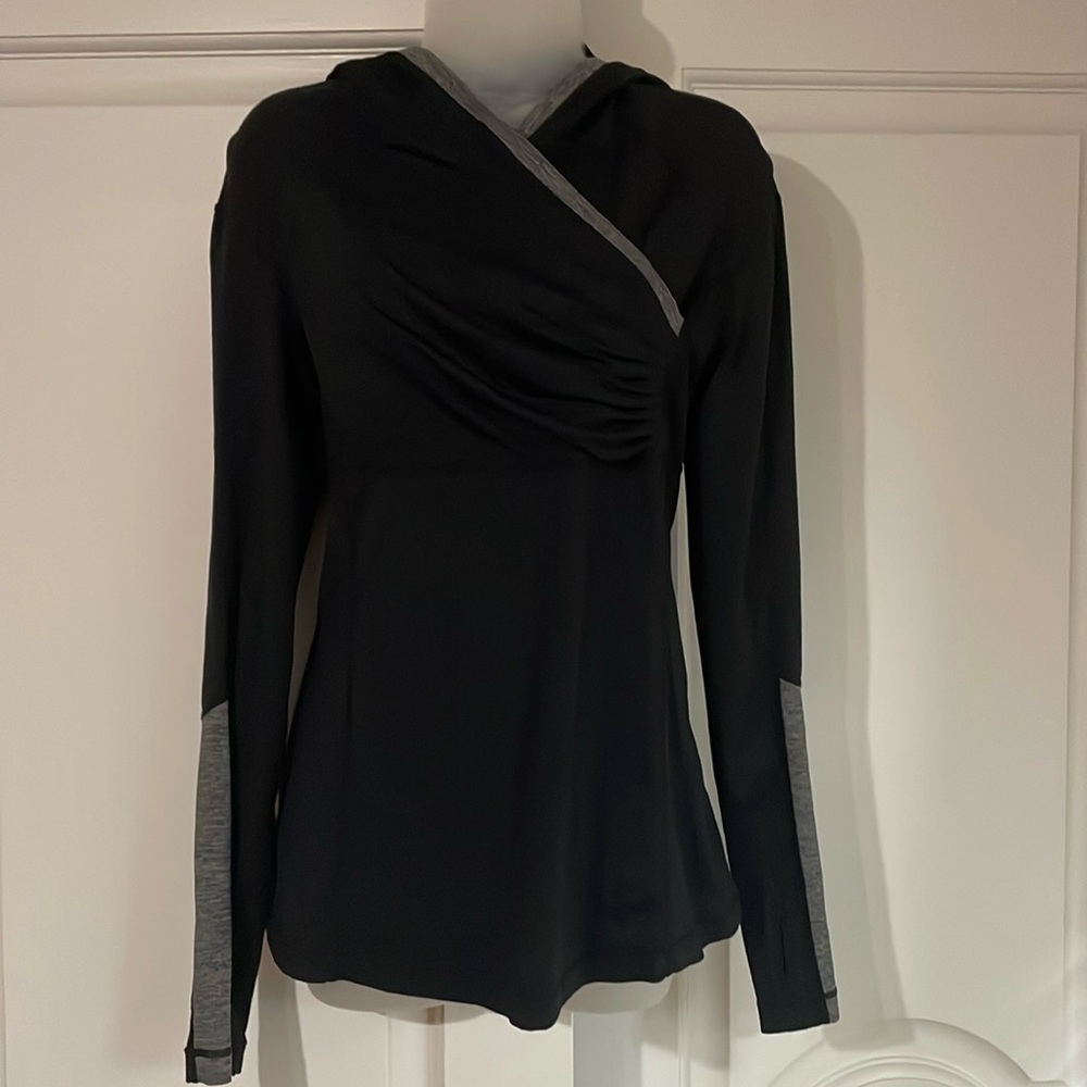Lululemon pullover top